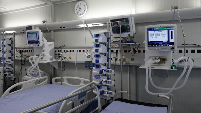 Βγήκε από τη ΜΕΘ η εθελόντρια που τη δάγκωσε οχιά στη Θεσσαλονίκη